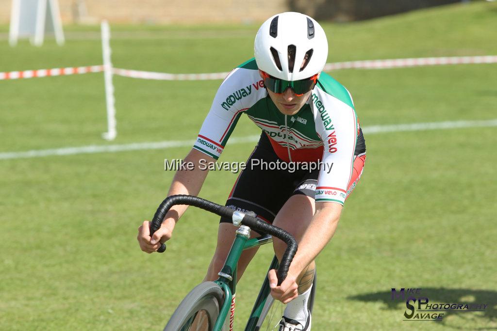 20170806-1054.jpg - Medway Velo Grass Track Event 06-Aug-2017.