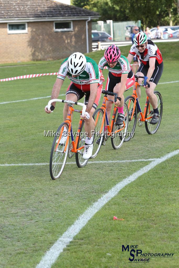 20170806-1083.jpg - Medway Velo Grass Track Event 06-Aug-2017.