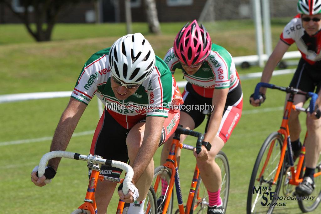 20170806-1017.jpg - Medway Velo Grass Track Event 06-Aug-2017.