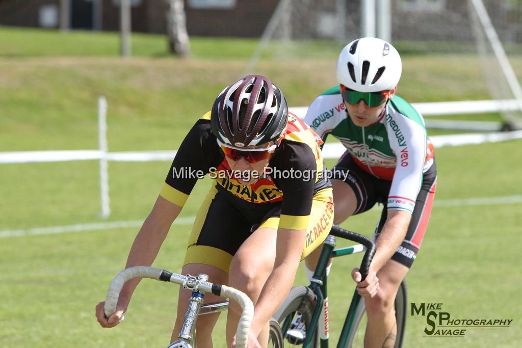 20170806-1032.jpg - Medway Velo Grass Track Event 06-Aug-2017.