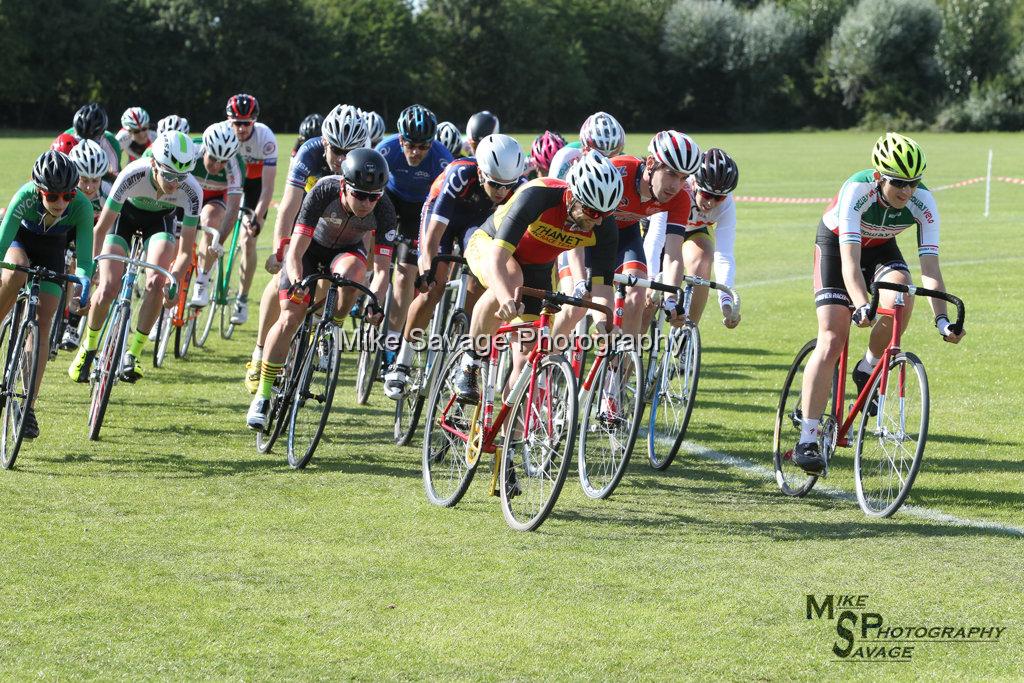 20170806-1956.jpg - Medway Velo Grass Track Event 06-Aug-2017.